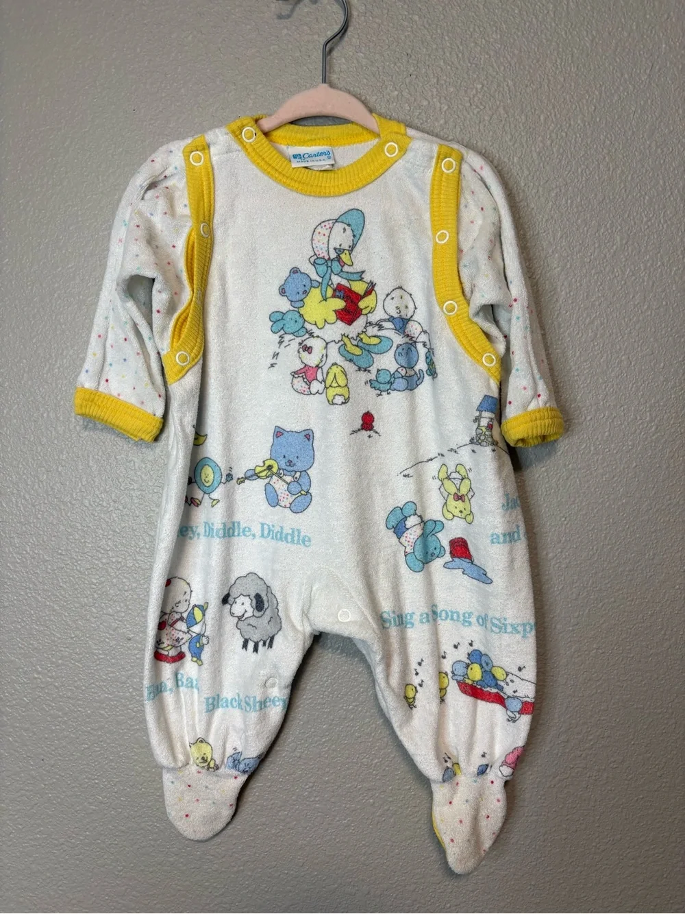 Vintage Carter’s Nursery Rhyme Terry Cloth Footed Sleeper White 12-17 lbs M